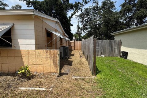 Casa en venta en Pinellas Park, Florida, 3 dormitorios, 111.39 m2 № 1902582 - foto 2