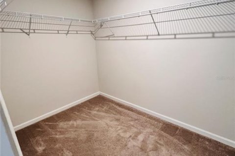 House in Davenport, Florida 4 bedrooms, 207.36 sq.m. № 1856231 - photo 11