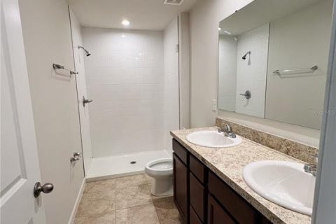 House in Davenport, Florida 4 bedrooms, 207.36 sq.m. № 1856231 - photo 12