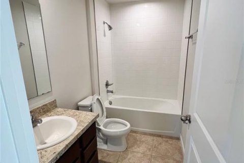 House in Davenport, Florida 4 bedrooms, 207.36 sq.m. № 1856231 - photo 16
