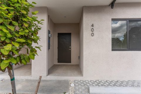 Adosado en alquiler en Florida City, Florida, 4 dormitorios № 2031870 - foto 5