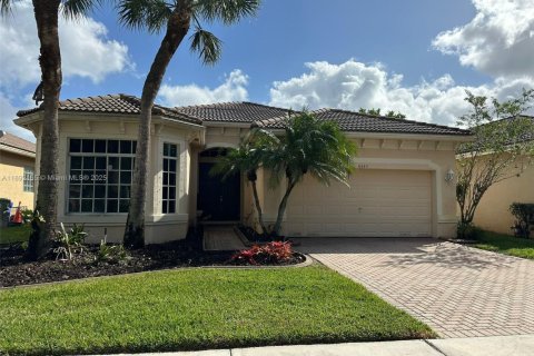 Condo in Pembroke Pines, Florida, 3 bedrooms  № 1944197 - photo 1
