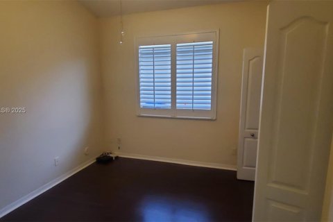 Condo in Pembroke Pines, Florida, 3 bedrooms  № 1944197 - photo 17