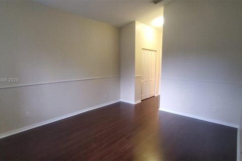 Condo in Pembroke Pines, Florida, 3 bedrooms  № 1944197 - photo 19