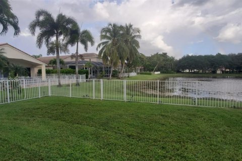 Condo in Pembroke Pines, Florida, 3 bedrooms  № 1944197 - photo 10