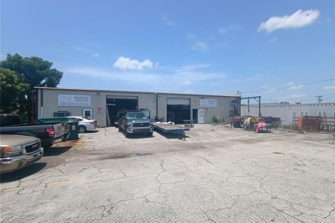 Commercial property in Cape Coral, Florida 459.87 sq.m. № 2222189