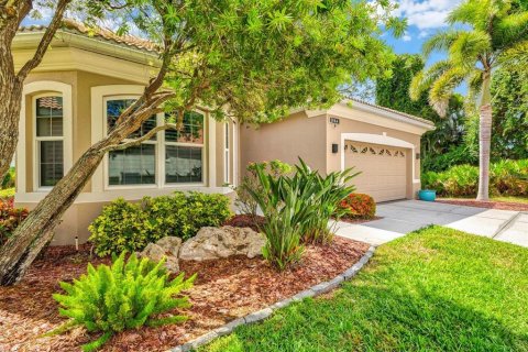 House in Sarasota, Florida 3 bedrooms, 208.94 sq.m. № 2147810 - photo 3
