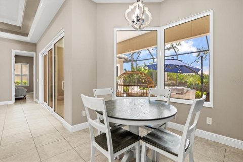 House in Sarasota, Florida 3 bedrooms, 208.94 sq.m. № 2147810 - photo 14