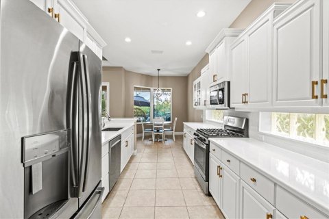 House in Sarasota, Florida 3 bedrooms, 208.94 sq.m. № 2147810 - photo 5