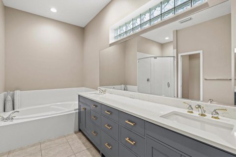 House in Sarasota, Florida 3 bedrooms, 208.94 sq.m. № 2147810 - photo 17