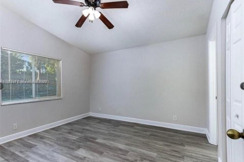 House in Deerfield Beach, Florida 3 bedrooms, 131.74 sq.m. № 2044427 - photo 12