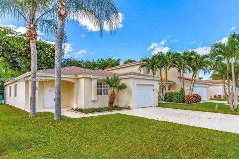 House in Deerfield Beach, Florida 3 bedrooms, 131.74 sq.m. № 2044427