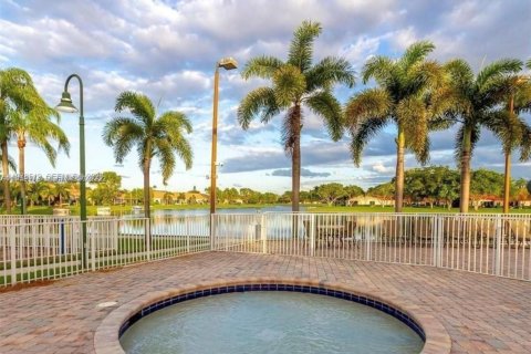 House in Deerfield Beach, Florida 3 bedrooms, 131.74 sq.m. № 2044427 - photo 20