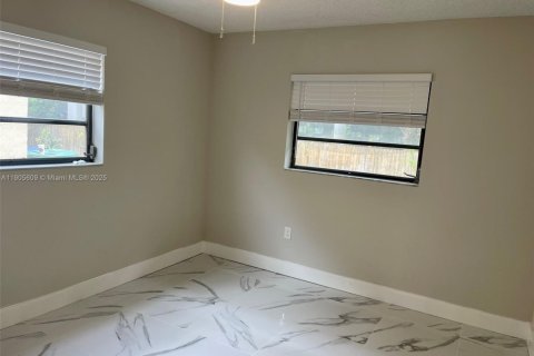 Снять в аренду виллу или дом в Авентура, Флорида 2 спальни, 83.61м2, № 1956235 - фото 6