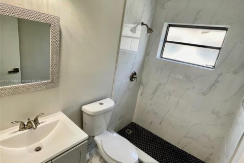 Снять в аренду виллу или дом в Авентура, Флорида 2 спальни, 83.61м2, № 1956235 - фото 5