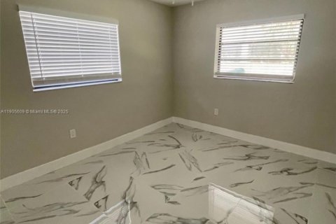 Снять в аренду виллу или дом в Авентура, Флорида 2 спальни, 83.61м2, № 1956235 - фото 10