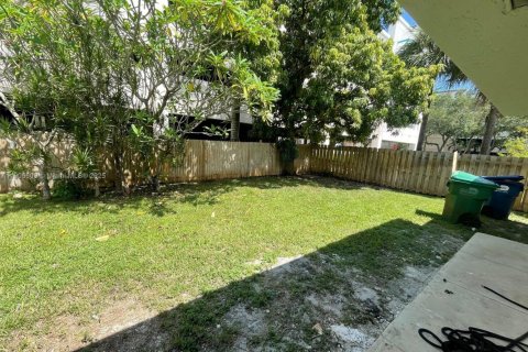 Снять в аренду виллу или дом в Авентура, Флорида 2 спальни, 83.61м2, № 1956235 - фото 8