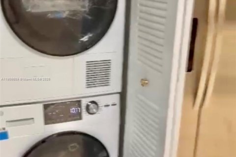 Снять в аренду виллу или дом в Авентура, Флорида 2 спальни, 83.61м2, № 1956235 - фото 11