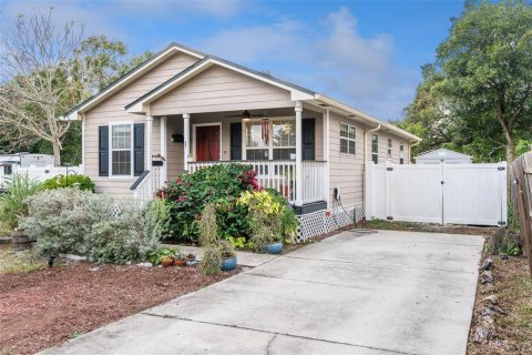 House in Apopka, Florida 3 bedrooms, 97.36 sq.m. № 2142039 - photo 2