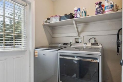 House in Apopka, Florida 3 bedrooms, 97.36 sq.m. № 2142039 - photo 23
