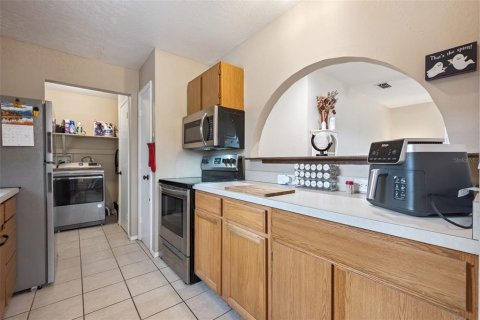 House in Apopka, Florida 3 bedrooms, 97.36 sq.m. № 2142039 - photo 14