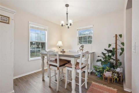 House in Apopka, Florida 3 bedrooms, 97.36 sq.m. № 2142039 - photo 9