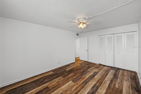 Condo in Saint Pete Beach, Florida, 2 bedrooms  № 1436307 - photo 19
