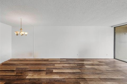 Condo in Saint Pete Beach, Florida, 2 bedrooms  № 1436307 - photo 4