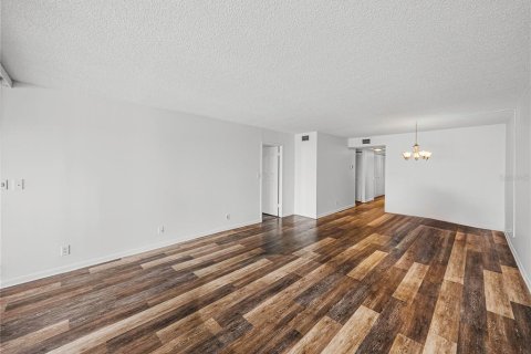 Condo in Saint Pete Beach, Florida, 2 bedrooms  № 1436307 - photo 7