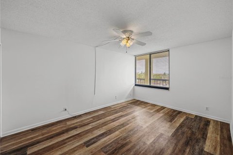 Condo in Saint Pete Beach, Florida, 2 bedrooms  № 1436307 - photo 17