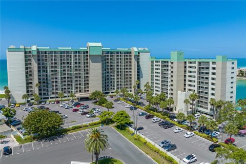Condo in Saint Pete Beach, Florida, 2 bedrooms  № 1436307 - photo 21