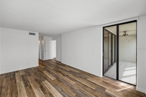 Condo in Saint Pete Beach, Florida, 2 bedrooms  № 1436307 - photo 13