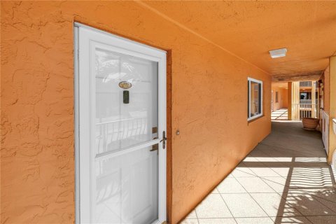 Copropriété à vendre à Saint Pete Beach, Floride: 1 chambre, 64.85 m2 № 2418665 - photo 2