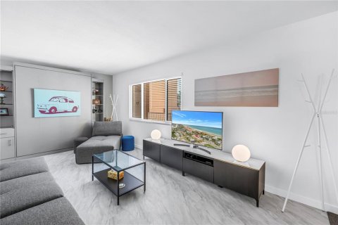 Copropriété à vendre à Saint Pete Beach, Floride: 1 chambre, 64.85 m2 № 2418665 - photo 4
