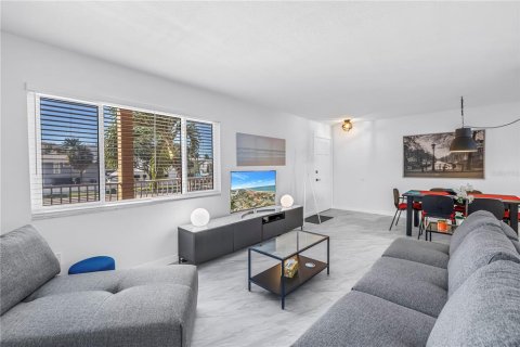 Copropriété à vendre à Saint Pete Beach, Floride: 1 chambre, 64.85 m2 № 2418665 - photo 5