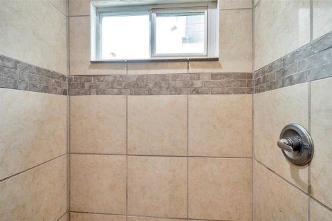 Casa en venta en Tampa, Florida, 4 dormitorios, 162.58 m2 № 1766168 - foto 16