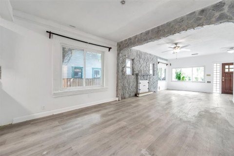 Casa en venta en Tampa, Florida, 4 dormitorios, 162.58 m2 № 1766168 - foto 26
