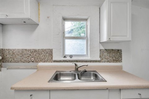 Casa en venta en Tampa, Florida, 4 dormitorios, 162.58 m2 № 1766168 - foto 30