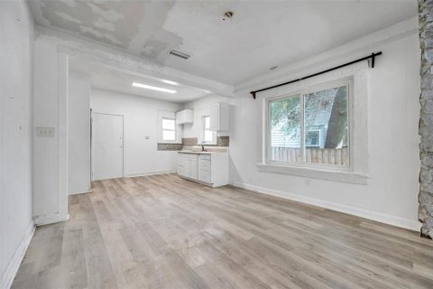 Casa en venta en Tampa, Florida, 4 dormitorios, 162.58 m2 № 1766168 - foto 25