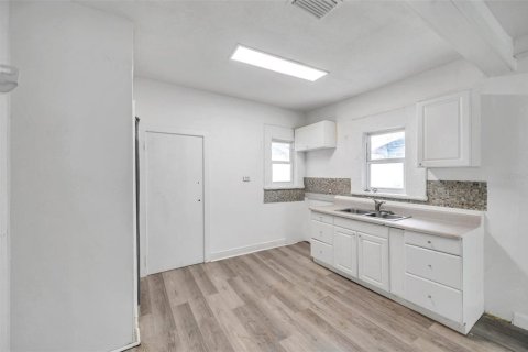 Casa en venta en Tampa, Florida, 4 dormitorios, 162.58 m2 № 1766168 - foto 27