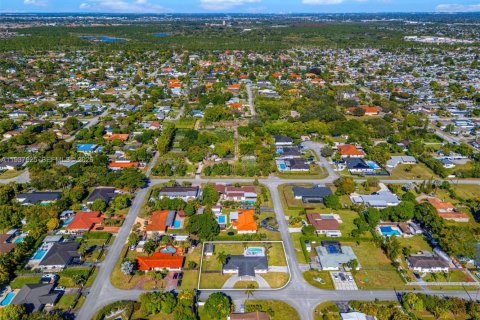 Villa ou maison à vendre à Miami, Floride: 5 chambres, 210.24 m2 № 1995705 - photo 26
