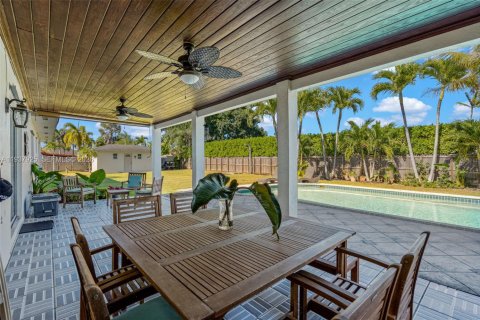 Villa ou maison à vendre à Miami, Floride: 5 chambres, 210.24 m2 № 1995705 - photo 7