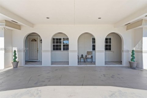 Villa ou maison à vendre à Miami, Floride: 5 chambres, 210.24 m2 № 1995705 - photo 29