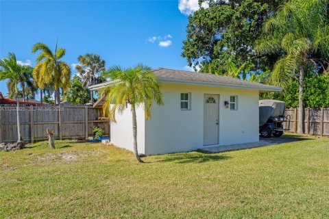 Villa ou maison à vendre à Miami, Floride: 5 chambres, 210.24 m2 № 1995705 - photo 18