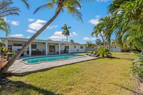 Villa ou maison à vendre à Miami, Floride: 5 chambres, 210.24 m2 № 1995705 - photo 13