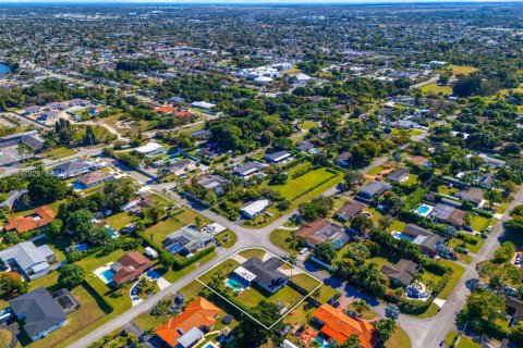Villa ou maison à vendre à Miami, Floride: 5 chambres, 210.24 m2 № 1995705 - photo 24
