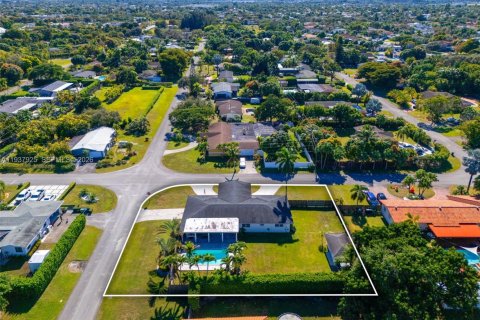 Villa ou maison à vendre à Miami, Floride: 5 chambres, 210.24 m2 № 1995705 - photo 22