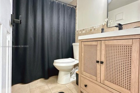 Villa ou maison à vendre à Miami, Floride: 3 chambres, 94.3 m2 № 1974837 - photo 20