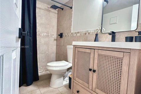 Villa ou maison à vendre à Miami, Floride: 3 chambres, 94.3 m2 № 1974837 - photo 21