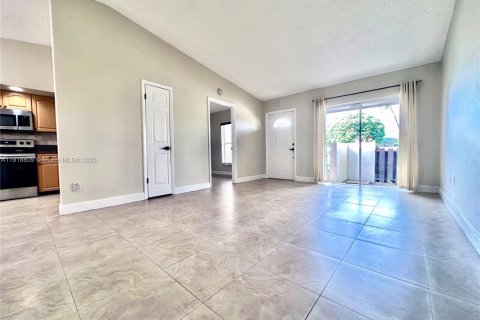 Villa ou maison à vendre à Miami, Floride: 3 chambres, 94.3 m2 № 1974837 - photo 7